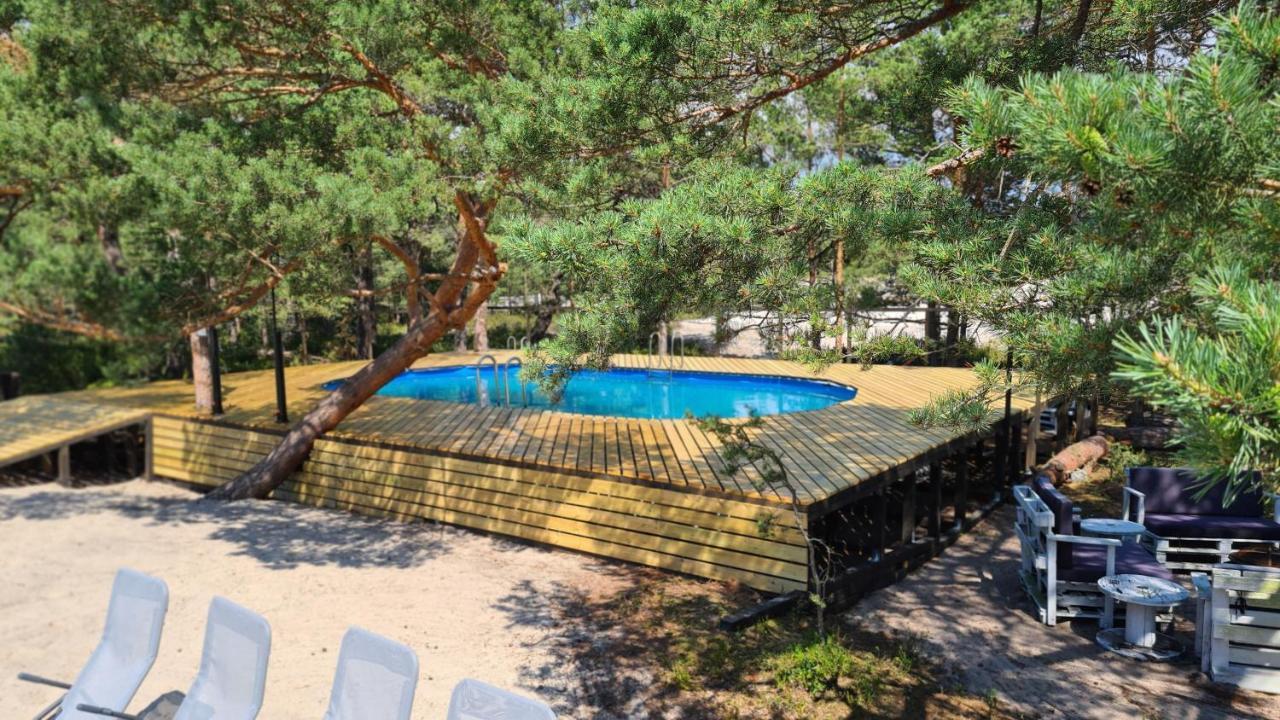 Sub Hel. Budzetowe Pokoje W Domu Z Basenem. Wokol Domu Tylko Natura. Balkon Zbyteczny. Luaran gambar