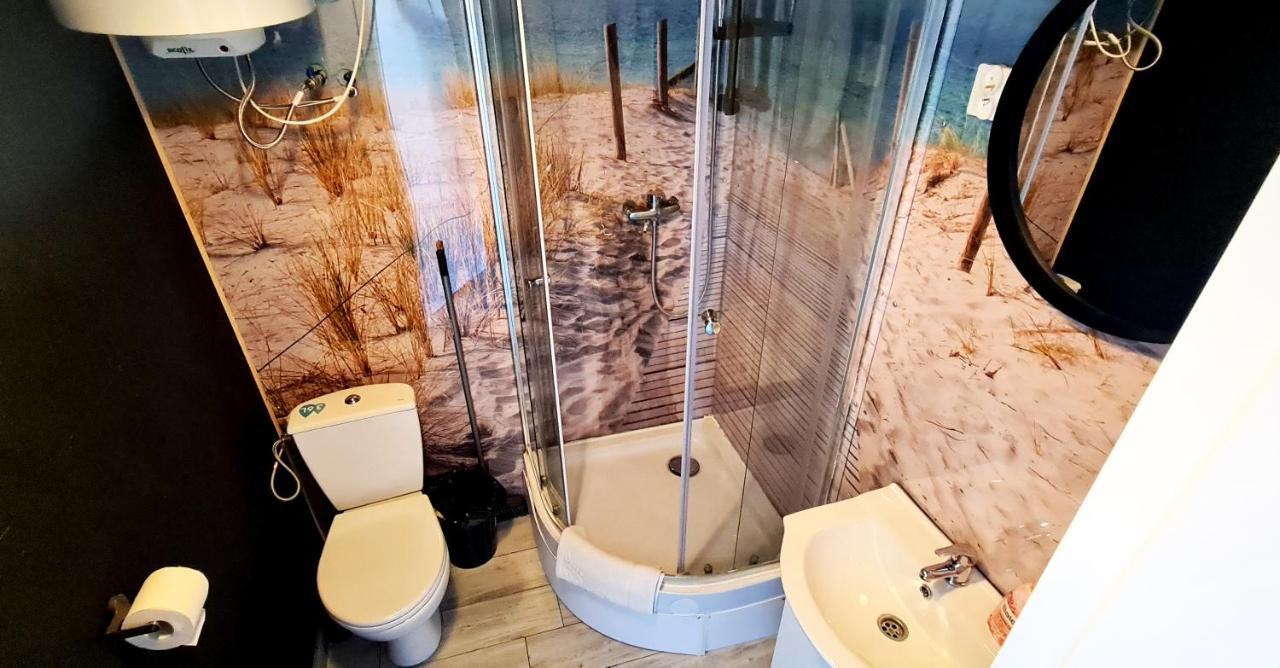 Sub Hel. Budzetowe Pokoje W Domu Z Basenem. Wokol Domu Tylko Natura. Balkon Zbyteczny. Luaran gambar