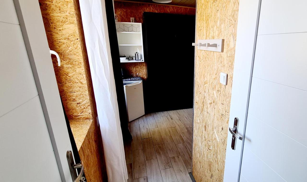 Sub Hel. Budzetowe Pokoje W Domu Z Basenem. Wokol Domu Tylko Natura. Balkon Zbyteczny. Luaran gambar