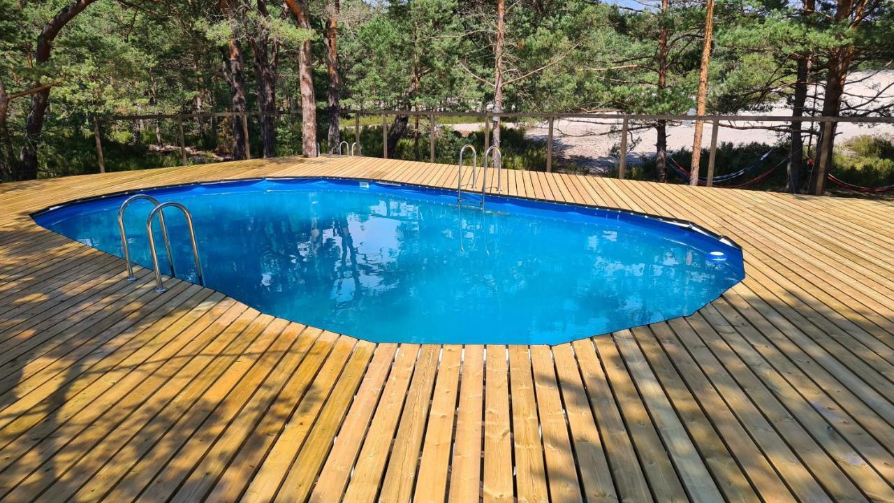 Sub Hel. Budzetowe Pokoje W Domu Z Basenem. Wokol Domu Tylko Natura. Balkon Zbyteczny. Luaran gambar